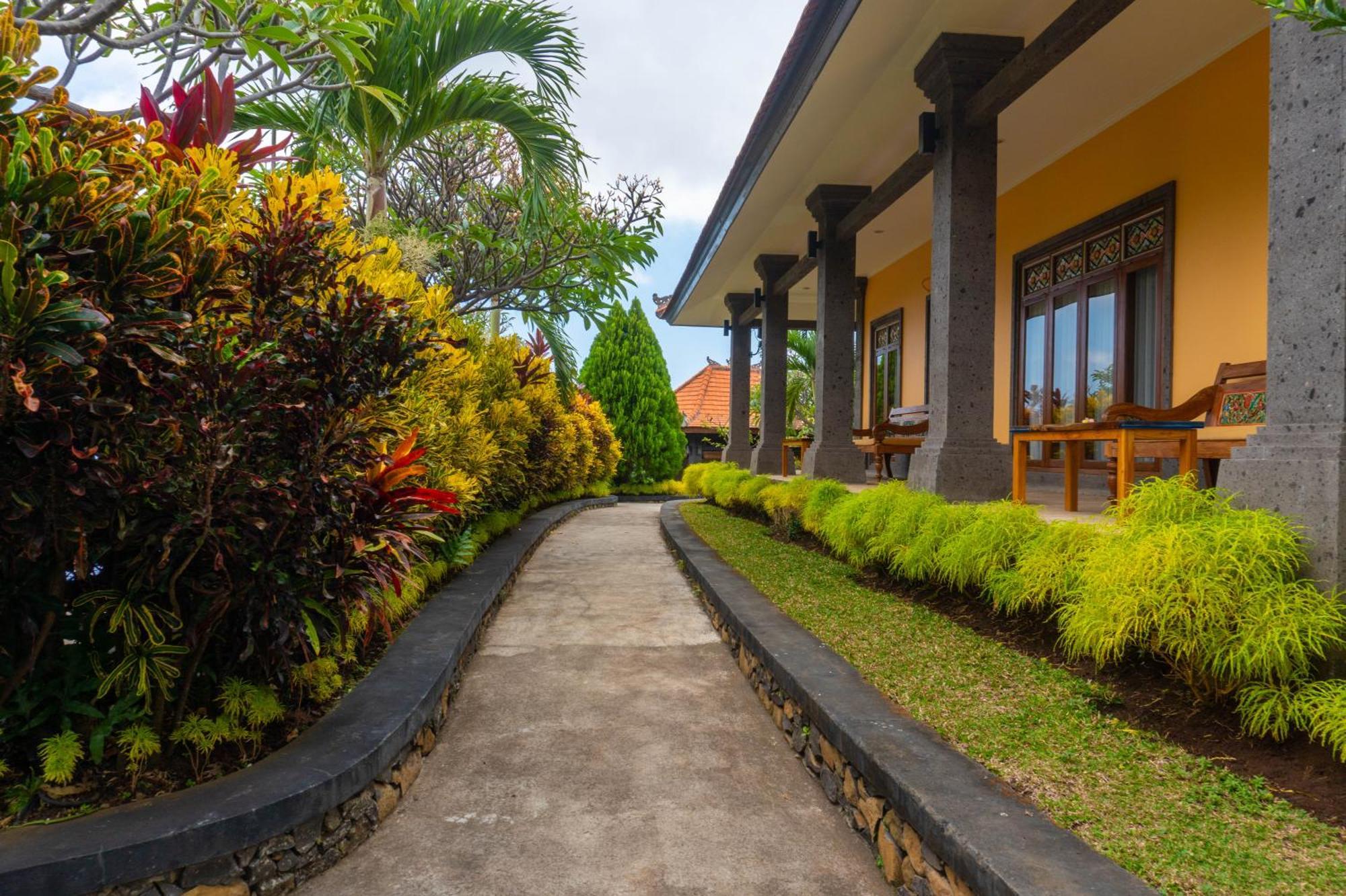 Villa Selonding Batu โลวินา ภายนอก รูปภาพ